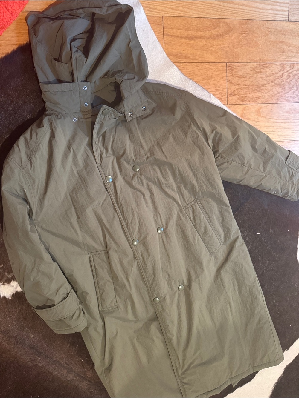 Long and light hooded long puffer Jacket - Olive Green